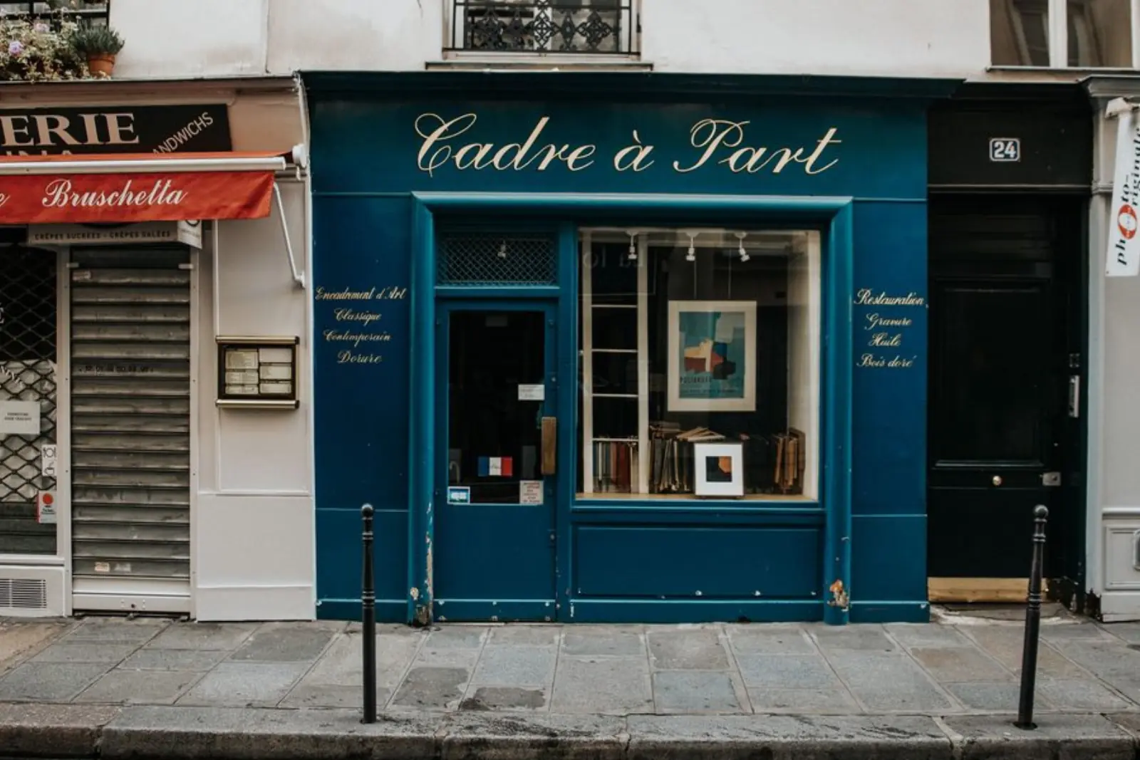 Vitrine de commerce parisien